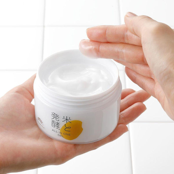 Kikumasamune Multifunctional Rice Derived All-in-One Moisturizing Gel 150g