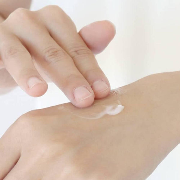 Kinuya Multi-Purpose Moisturizing Silk Balm With Essential Oils 8.5g