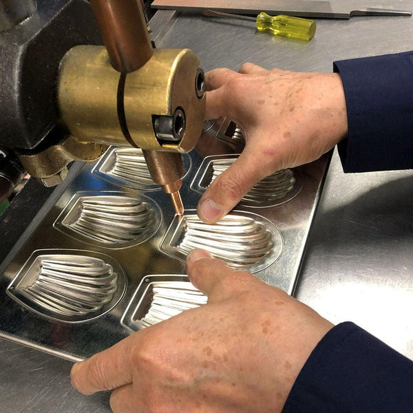 Matsunaga Financier Cake Mold (Nonstick Teflon-Coated Financier Pan) 9 Wells