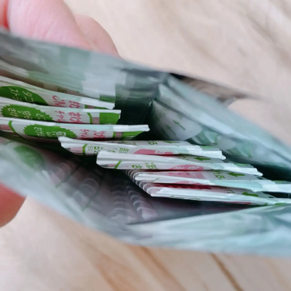 UHA Mikakuto Sakeru Grape Gummy Candy 7 Pieces (Pack of 6)