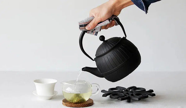 oigen japanese cast iron kettle and kitchenware