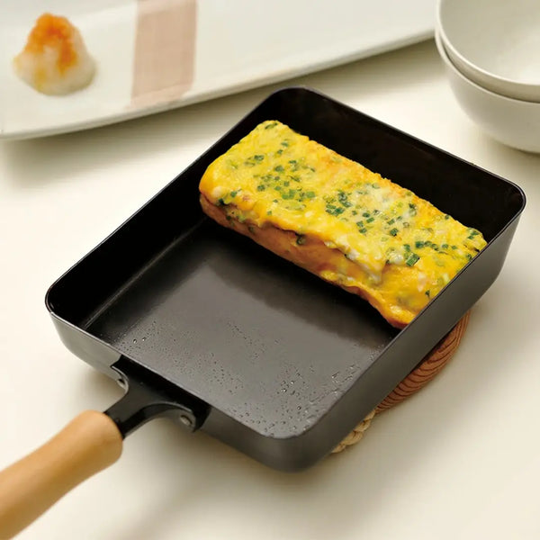 Chitose Iron Pan Tamagoyaki Omelet Pan with Wood Handle 14×18cm