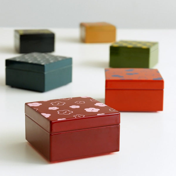 Isuke-Cute-Lacquered-Wooden-Box-For-Jewelry-and-Accessories-Knots-Design-7-2023-11-08T03:21:08.211Z.jpg