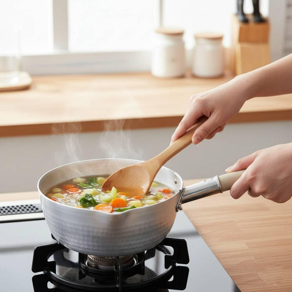 Kiya Lightweight Yukihira Pot Hammered Aluminum Saucepan 2.2L