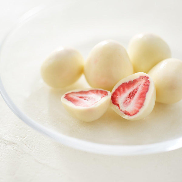 P-5-MUJI-WHTSTR-1-Muji White Chocolate Covered Strawberries 50g.jpg