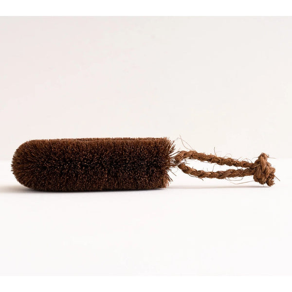 Umezawa-Handcrafted-Narrow-Tawashi-Eco-Friendly-Palm-Fiber-Scrub-Brush-4-2024-10-30T07:57:02.902Z.jpg